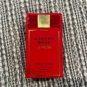 Estée Lauder Modern Muse Le Rouge perfume